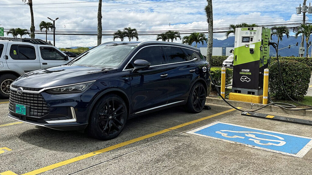 BYD charging