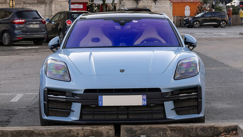 2025 Porsche Panamera Turbo E-Hybrid