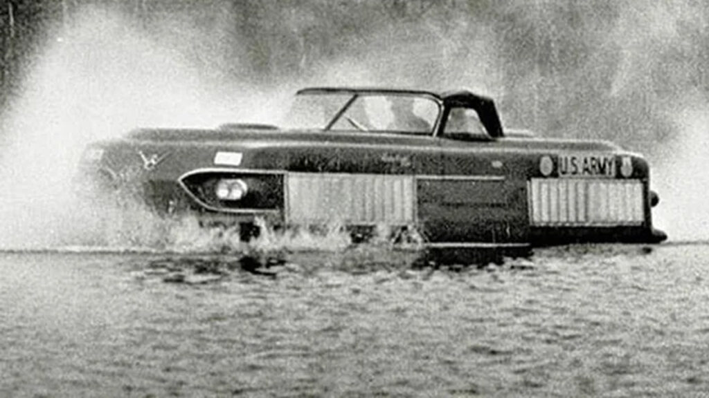 Air Car 2500 on sea