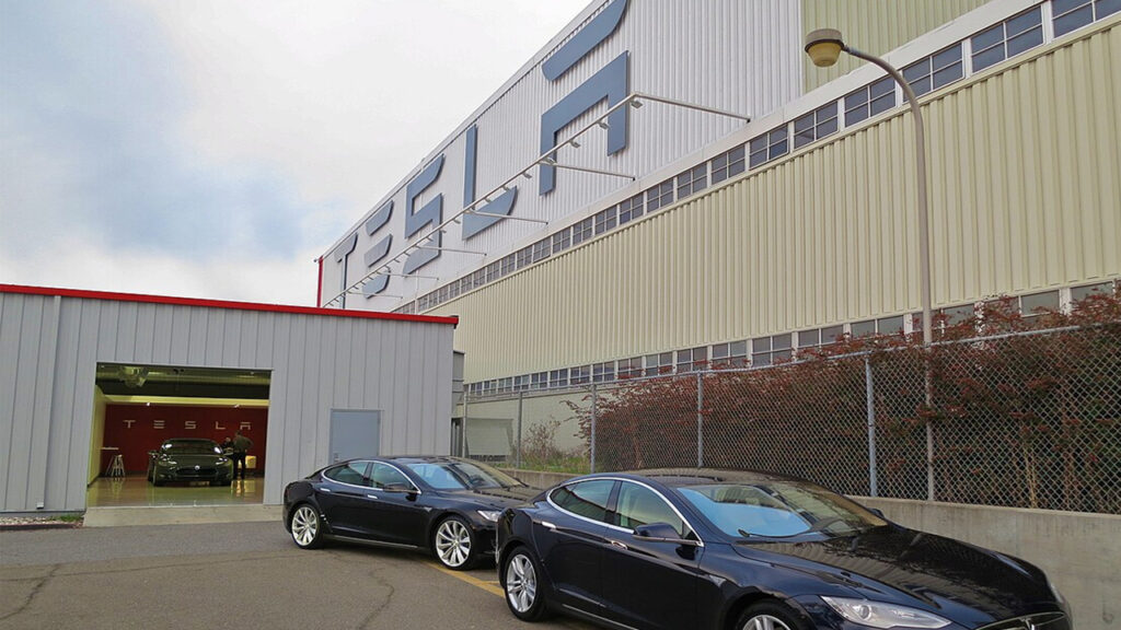 TESLA freemont factory