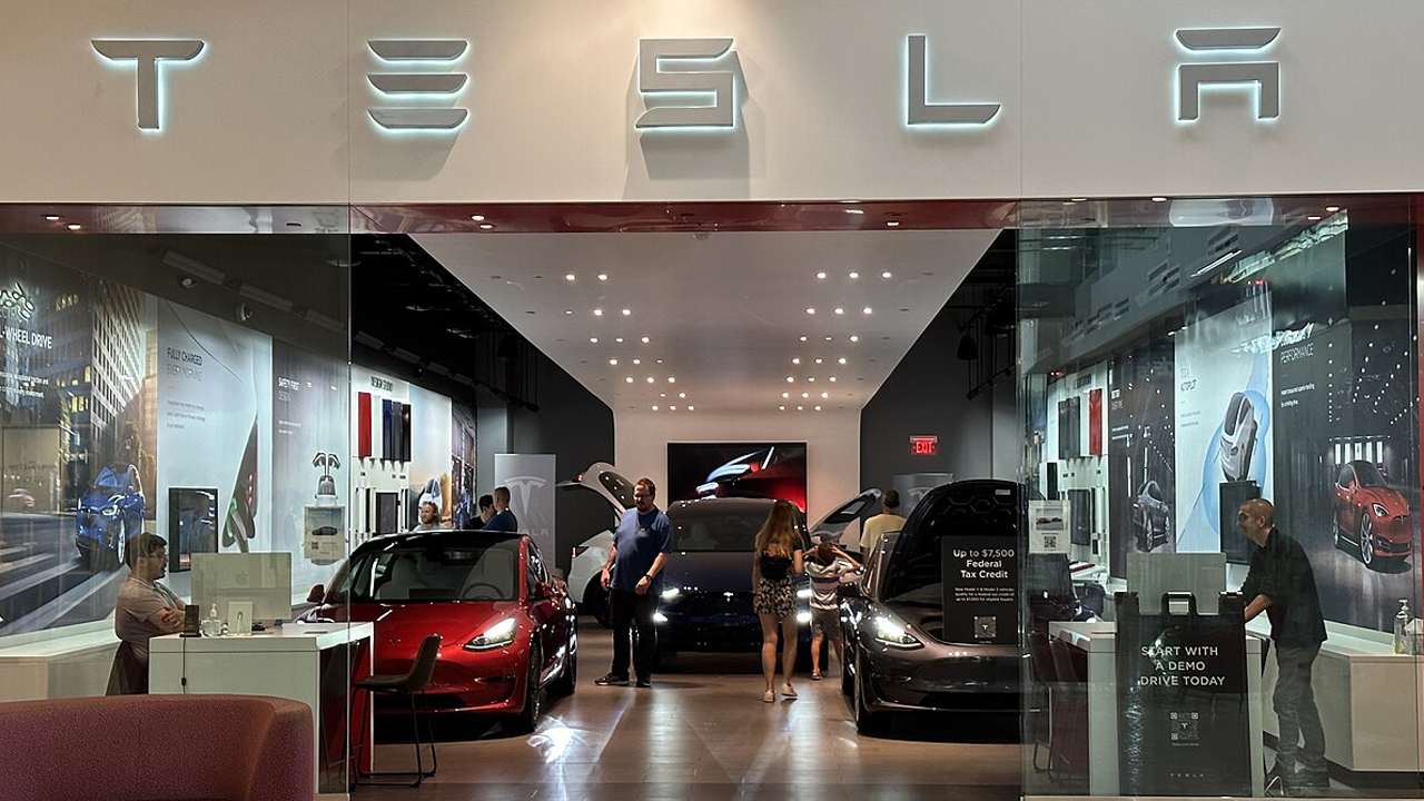 Tesla dadeland