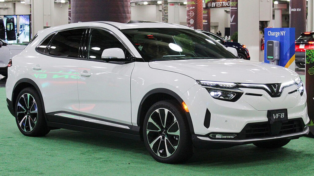 VinFast VF8
